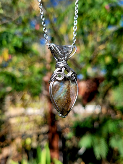 Rainbow Flash Labradorite Pendant