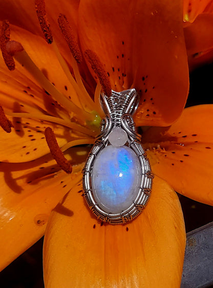 Moonstone +Moonstone Wire Wrapped Pendant
